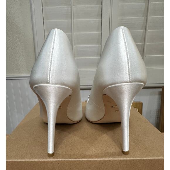 Badgley Mischka Cher Pointed Toe Evening Pump Size 7.5 NWOB Elegant Bridal - Picture 8 of 11